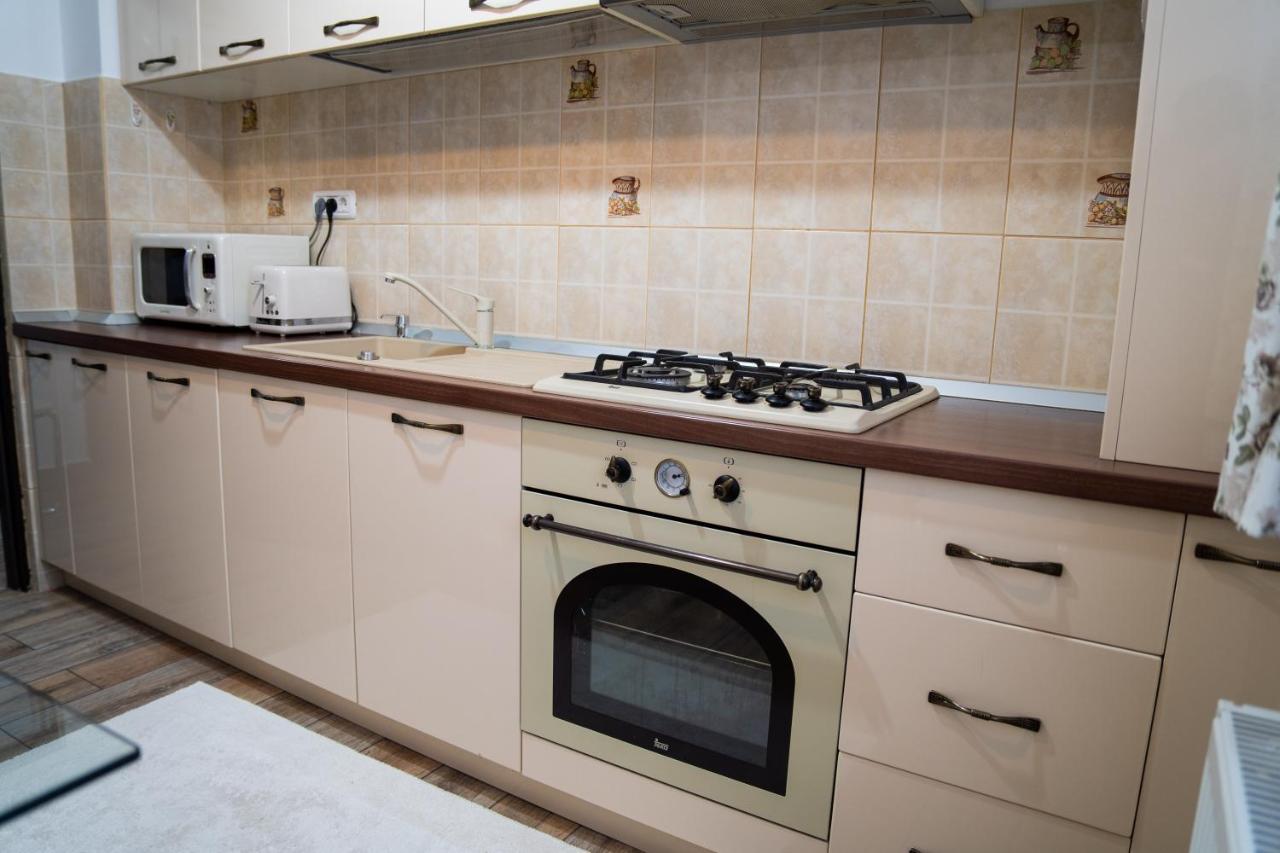 Ultracentral Golden Apartament 2 Suceava Exterior photo